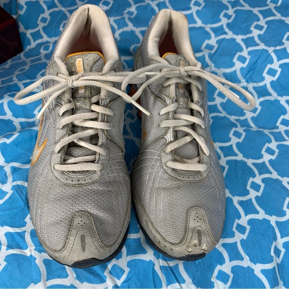 Nike Women’s size 9 Shox Vivify running training shoes silver grey total orange - Picture 2 of 11